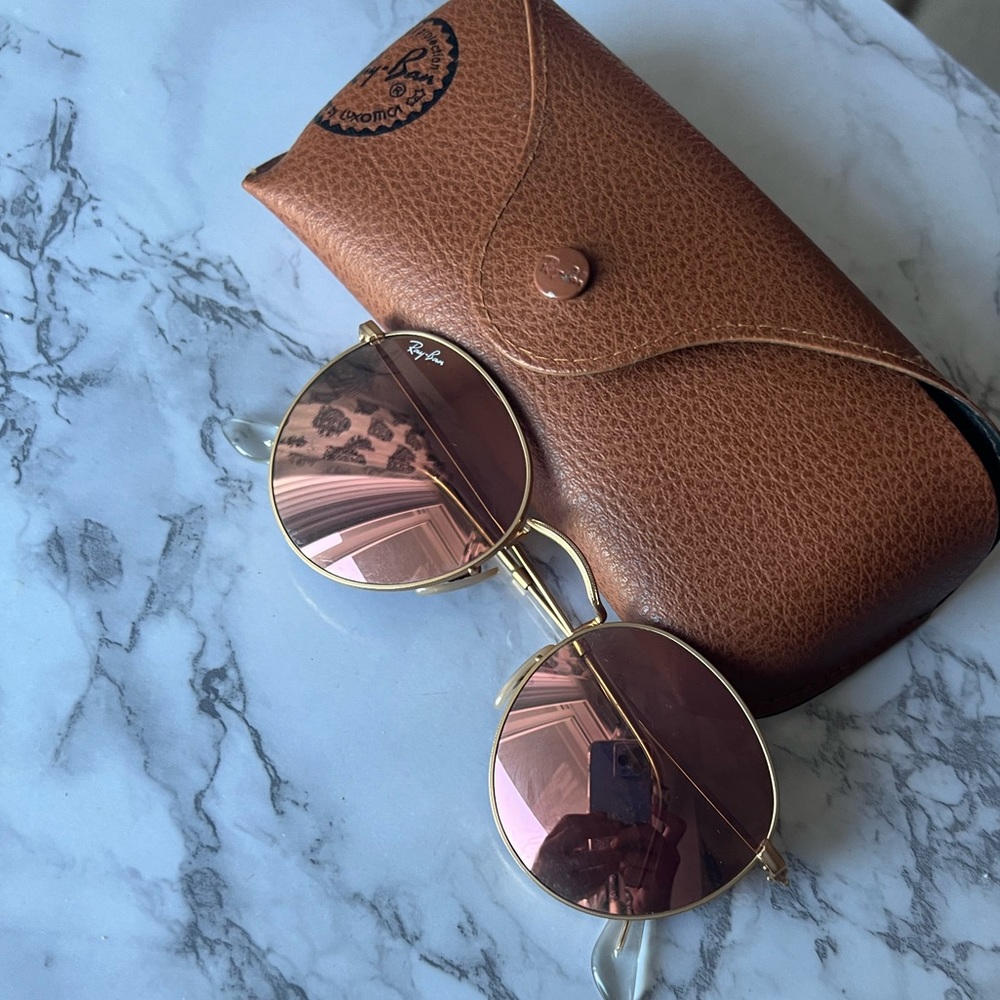 Ray-Ban Round Rose Gold Sunglasses